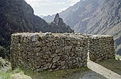 Inca Trail, Runcuracay ruins 